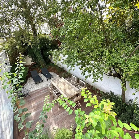 Luxury With Cosy Garden!