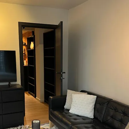 Apartment Luxury With Cosy Garden! *