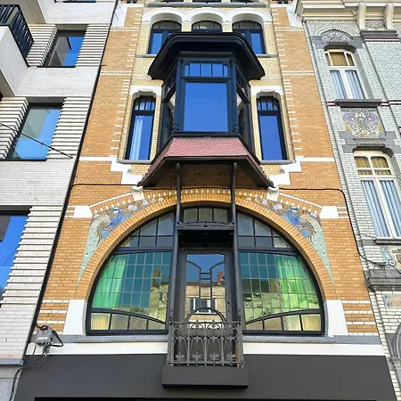 Apartment Luxury With Cosy Garden! *