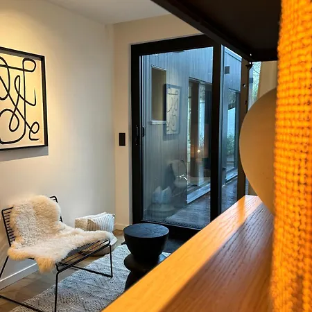 Luxury With Cosy Garden!