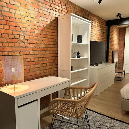 Luxury With Cosy Garden!