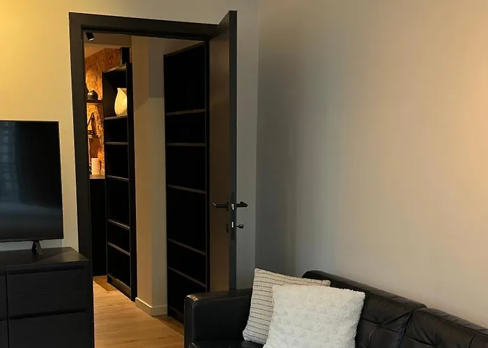 아파트 Luxury With Cosy Garden! *