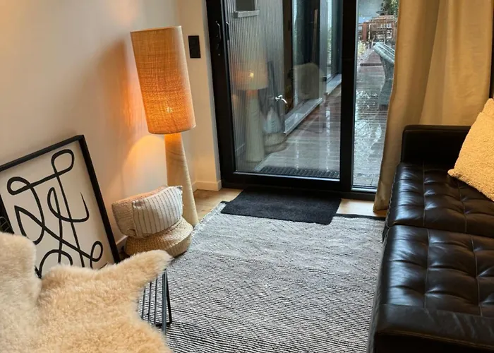 아파트 Luxury With Cosy Garden! *