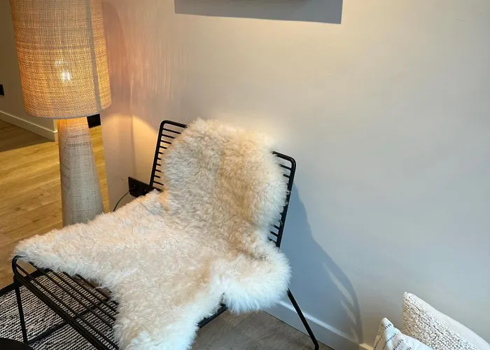 아파트 Luxury With Cosy Garden!