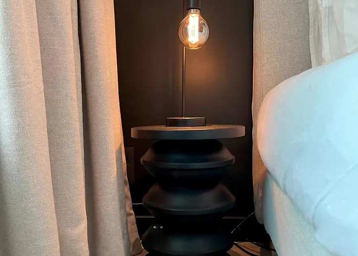 아파트 Luxury With Cosy Garden!