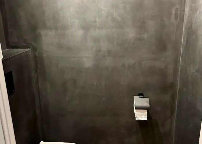 아파트 Luxury With Cosy Garden!