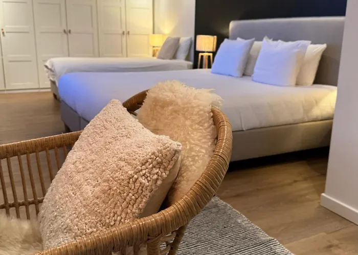 아파트 Luxury With Cosy Garden! *