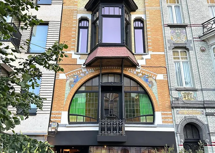 Luxury With Cosy Garden! 아파트 *